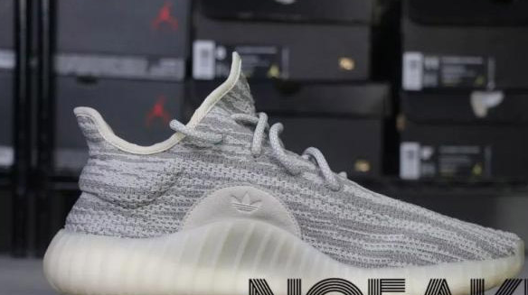 Yeezy350的V3版本還沒(méi)最終定版，竟然現(xiàn)在就有渠道貨開(kāi)始賣(mài)了？