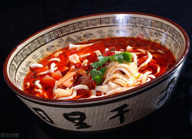 新手適合開(kāi)什么店最賺錢(qián)（女孩子開(kāi)什么店最賺錢(qián)）