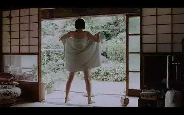 透明內(nèi)衣超?。ㄍ该鞒≌娼z內(nèi)衣）