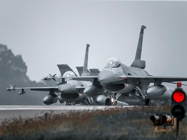VJ101C-X2（VJ101--喜慶中國紅 2019豬年吉祥 春節(jié)晚會(huì)開場片頭）