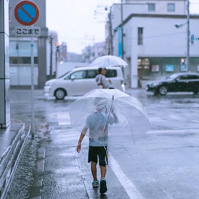 太陽傘雨傘兩用的有嗎，太陽傘多少錢一包？