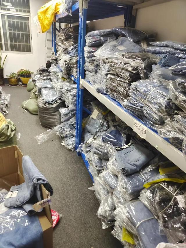 5元批發(fā)服裝貨源，5元服裝店貨源批發(fā)市場(chǎng)？