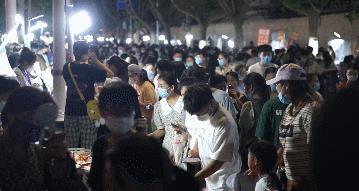 青島市夜市有哪些地方，青島步行街夜市
