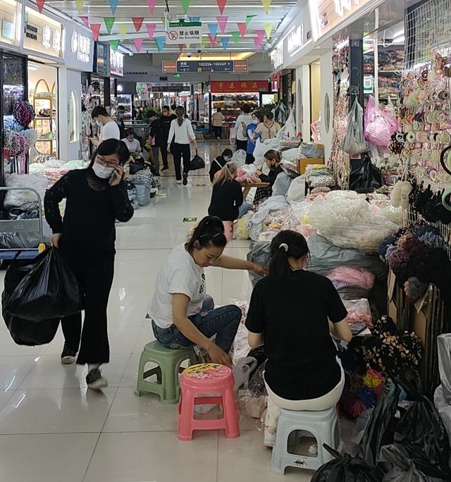 義烏小商品兩元店在哪里批發(fā)，義烏小商品批發(fā)市場二元店批發(fā)