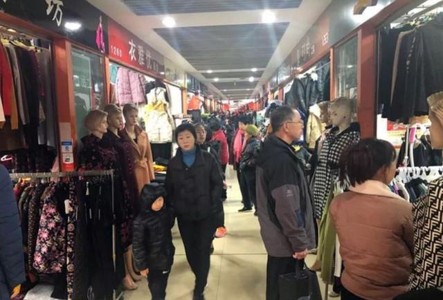 義烏商品批發(fā)市場(chǎng)網(wǎng)上進(jìn)貨渠道有哪些，義烏商品批發(fā)市場(chǎng)網(wǎng)上進(jìn)貨渠道在哪里？
