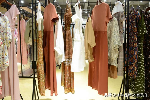 服裝尾貨批發(fā)市場(chǎng)在哪里，全國(guó)最大的服裝尾貨批發(fā)市場(chǎng)在哪里？