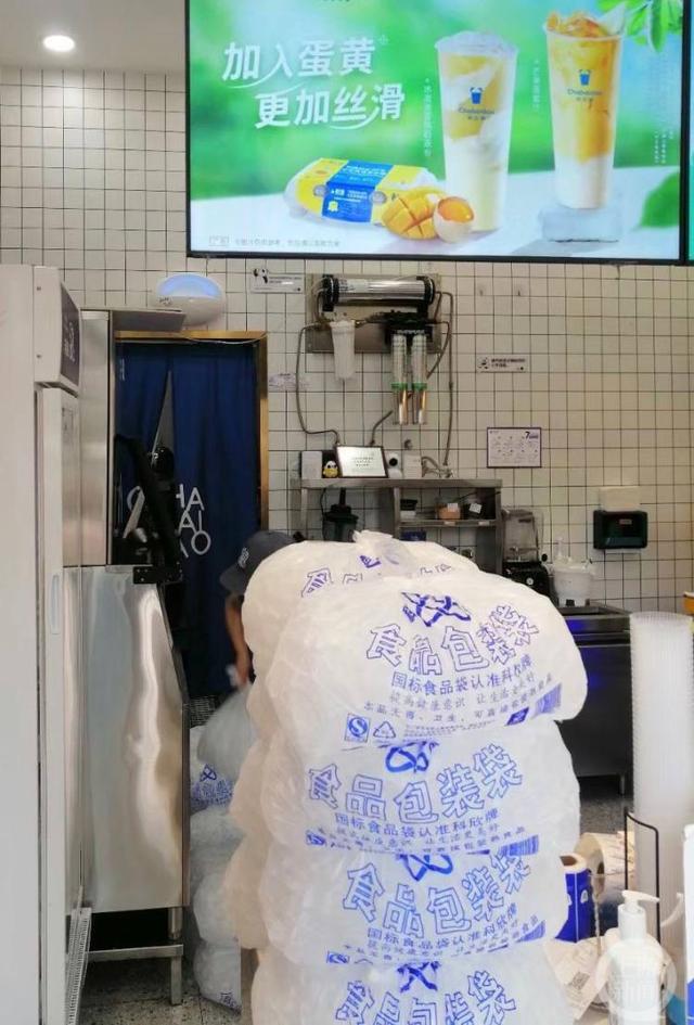 附近食用冰塊批發(fā)廠家，附近食用冰塊批發(fā)廠家電話？