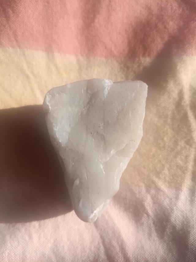 東陵玉手鐲批發(fā)圖片價(jià)格，東陵玉手鐲圖片和價(jià)格？