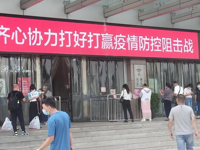 武漢批發(fā)衣服哪里最便宜質(zhì)量又好，武漢批發(fā)衣服哪里最便宜質(zhì)量又好的地方？