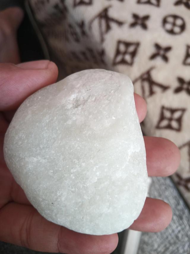 廣東平洲翡翠手鐲價格，佛山市平洲翡翠批發(fā)？