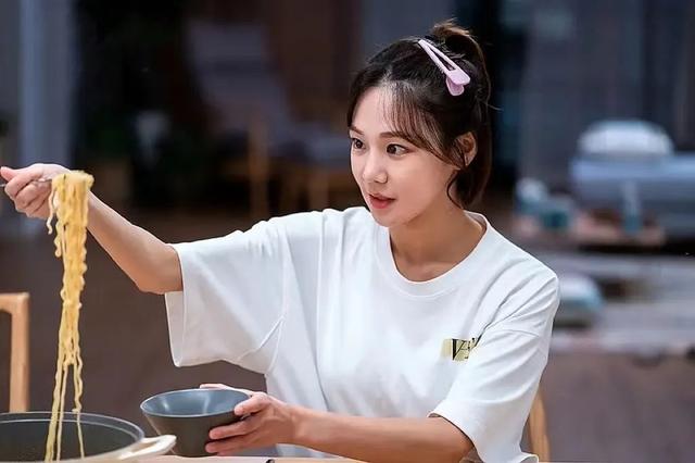 10元女裝批發(fā)貨到付款多少錢，9元女裝批發(fā)貨到付款？
