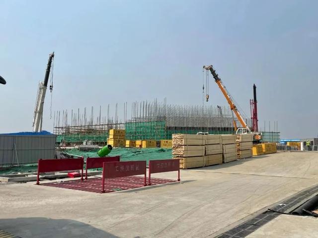 南京丹陽眼鏡批發(fā)市場在哪里，江蘇丹陽眼鏡批發(fā)市場拿貨老花鏡水晶石老花鏡？