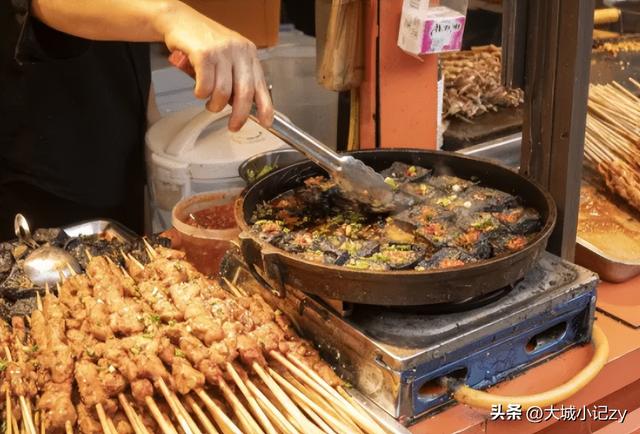 我擺地?cái)傎u大力百度百科，開局地?cái)傎u大力？