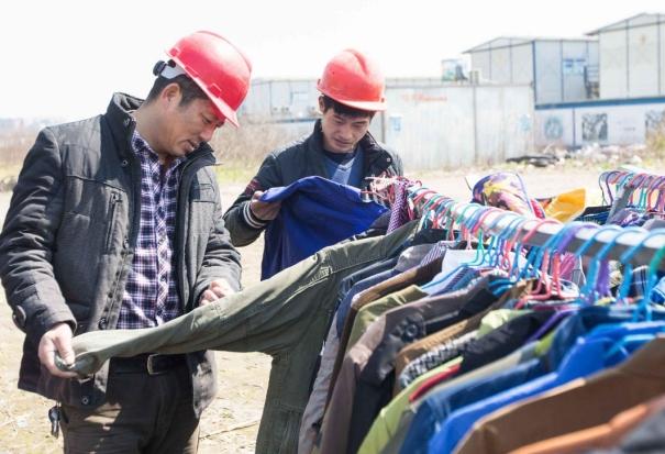 義烏5一10元服裝批發(fā)，義烏10元棉襖批發(fā)市場？