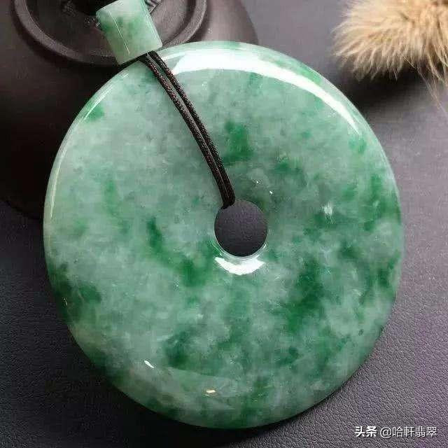 翡翠批發(fā)一手貨源在哪個城市好，翡翠批發(fā)一手貨源在哪個城市最多？