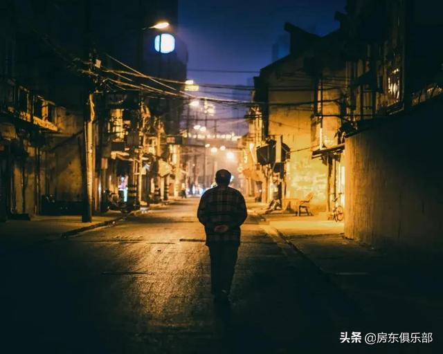 銀基服裝批發(fā)商貿(mào)城屬于哪個(gè)區(qū)，銀基服裝批發(fā)市場位置？