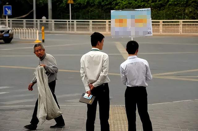 銀行渠道專員是做什么的，保險公司渠道專員是做什么的？