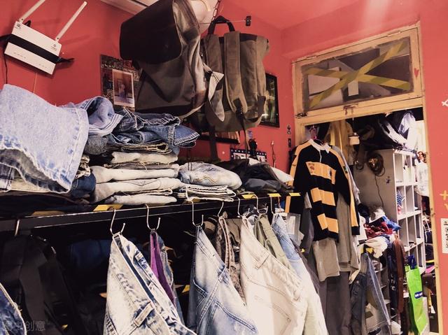 開(kāi)服裝店阿里巴巴貨源怎么樣啊賺錢嗎，開(kāi)服裝店在阿里巴巴進(jìn)貨可靠嗎？