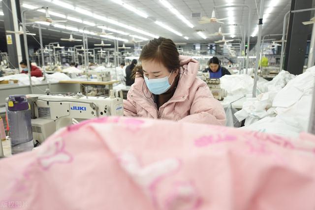 阿里巴巴服裝一手貨源在哪里，阿里巴巴服裝一手貨源在哪里找？