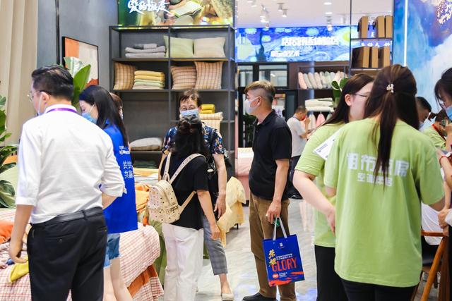 微商潮牌衣服一手貨源，微商潮牌衣服一手貨源怎么找？
