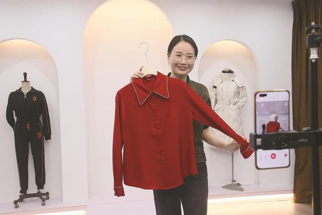 石獅微商貨源運動服批發(fā)電話，石獅微商貨源運動服批發(fā)電話號碼？