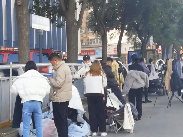 鄭州網(wǎng)店貨源批發(fā)市場在哪里，鄭州網(wǎng)店貨源批發(fā)市場在哪里??？