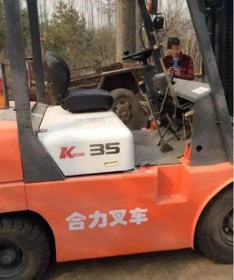 手動叉車拉貨，手動叉車拉貨圖片？
