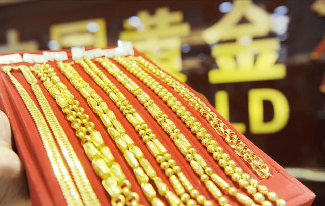 全球十大頂級(jí)珠寶奢侈品牌，世界三大頂級(jí)珠寶品牌？