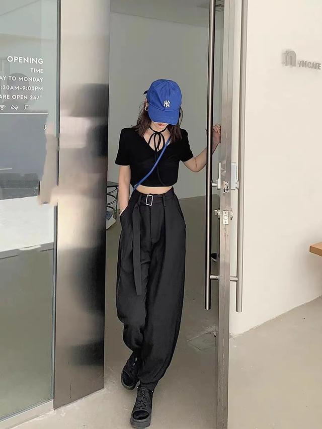 今年流行什么衣服女款2023年，今年流行什么衣服女款20239款？