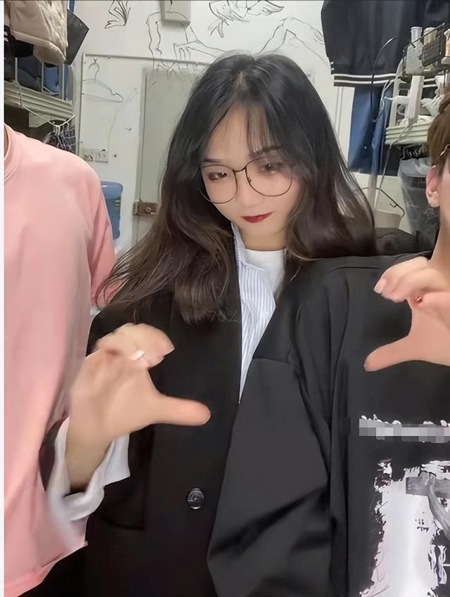 把老公化妝成美女穿女裝，哪款胸罩男士可以穿？