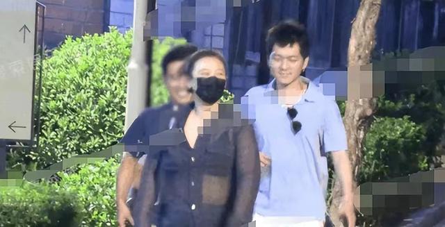 200斤女胖子衣服搭配，胖女人穿什么衣服最好看？