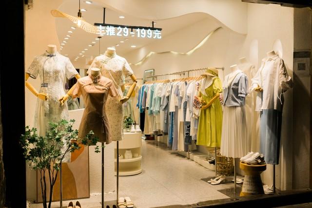 一個新手怎么開服裝店，新手創(chuàng)業(yè)開什么店最好？